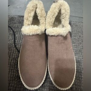 Timberland fuzzy lined shoes